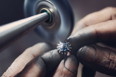 Comment une bague de fiançailles est-elle fabriquée ?